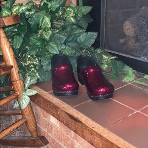 Dansko burgundy professional shoe size 40